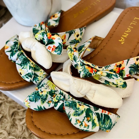 White Tropical Bow Sandals - Picture 3 of 9